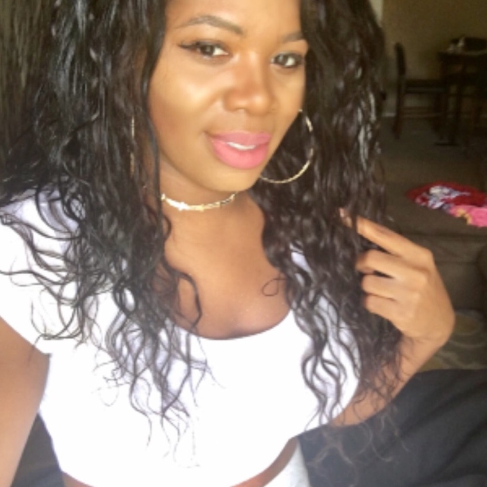 Meet your Posher, Julie